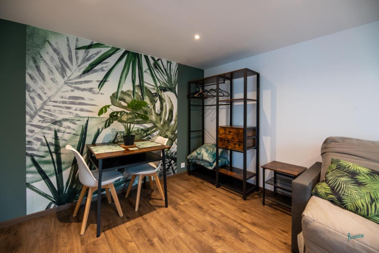 Naturel : Studio Calme Et Agreable Les Bordes エクステリア 写真